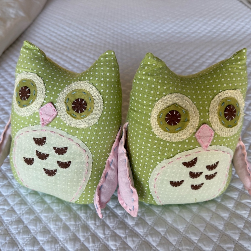 Pottery Barn Kids Plush  Green Polka Dot Owl Bookends- Pink & Cream Accents